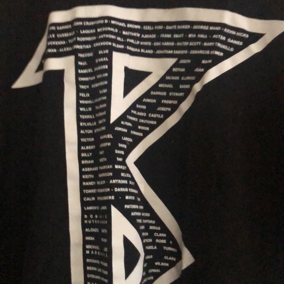 Make An Offer black “Black Lives Matter “short sleeve T shirt ✔️ - Picture 3 of 5